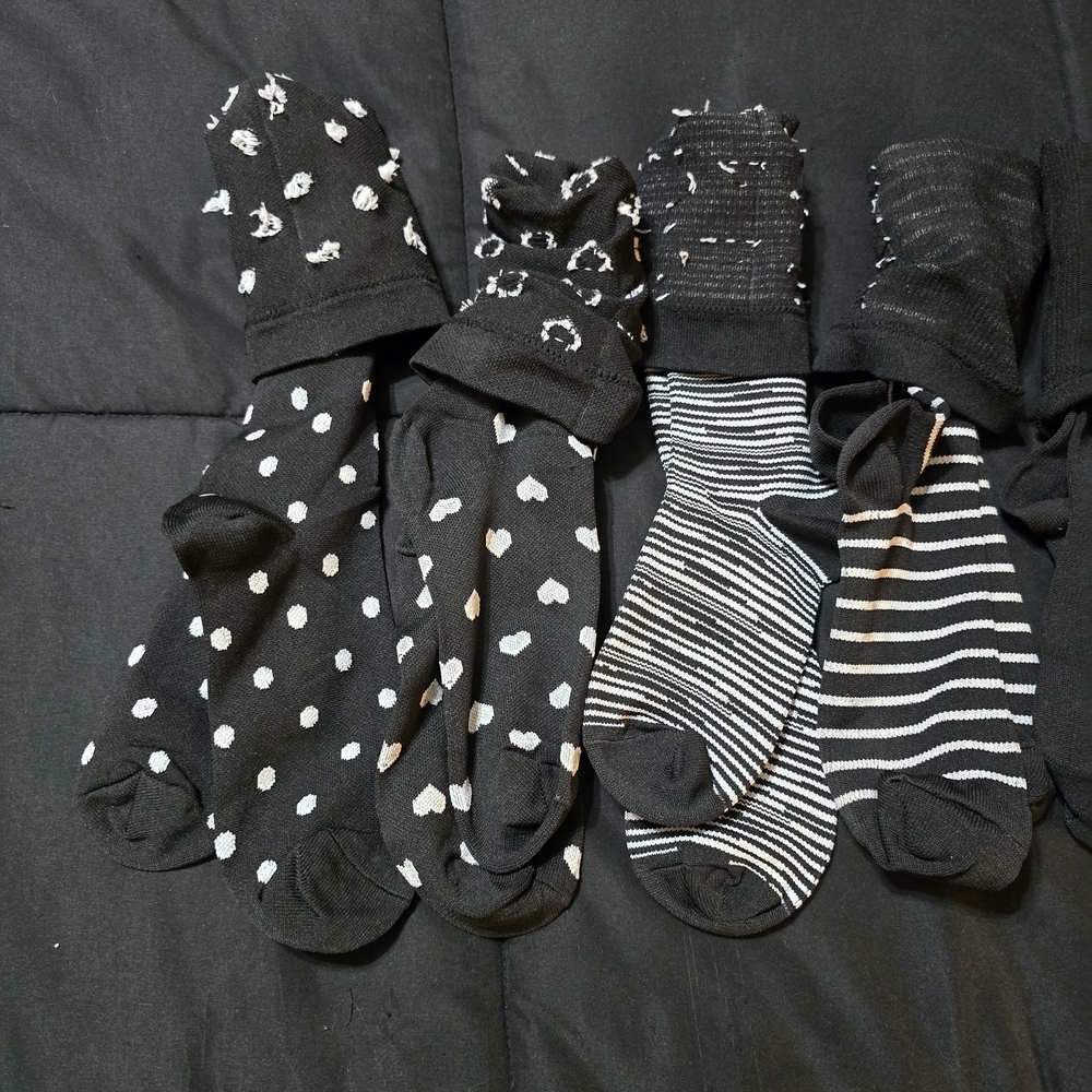 Black and White Patterned Compression Socks - Picture 2 of 5